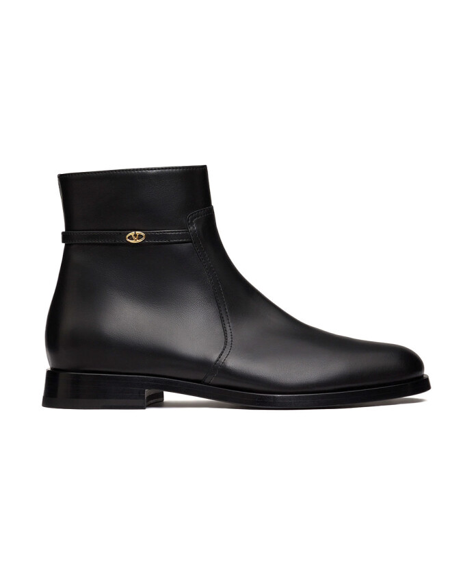 stylish-leather-boots
