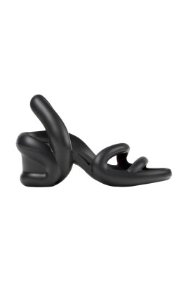 black-flat-sandals-sculpted-rubber