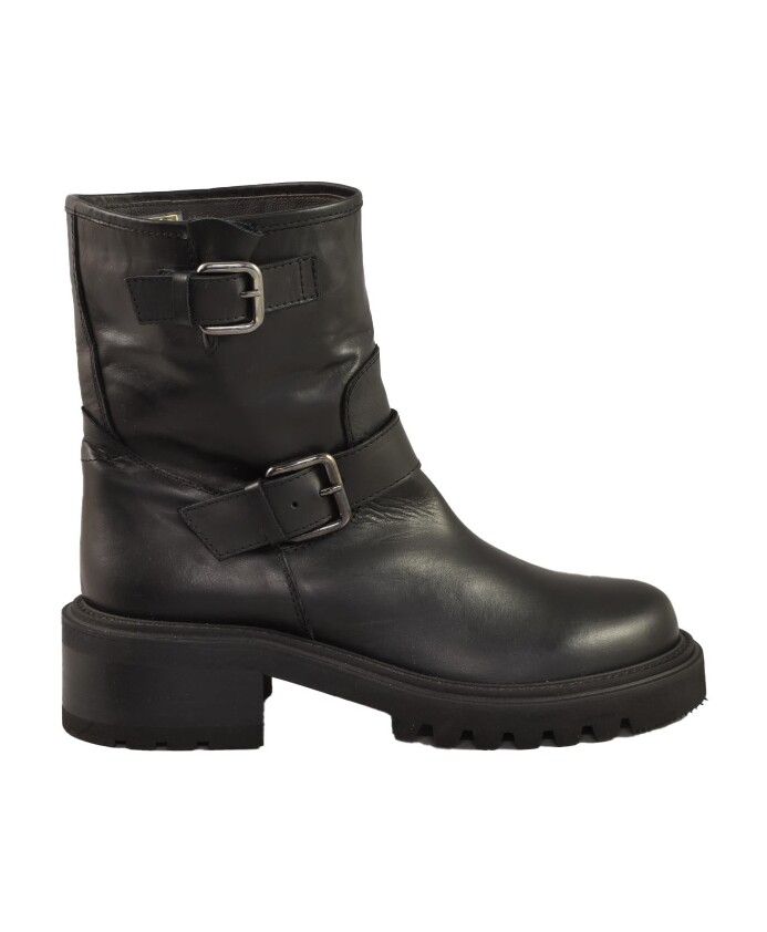 leather-ankle-boot-with-rubber-sole
