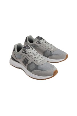 casual-sneakers-for-men-and-women