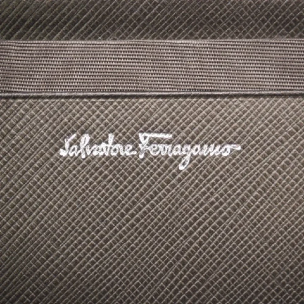 Salvatore Ferragamo Pre-owned Leather wallets Gray Dames
