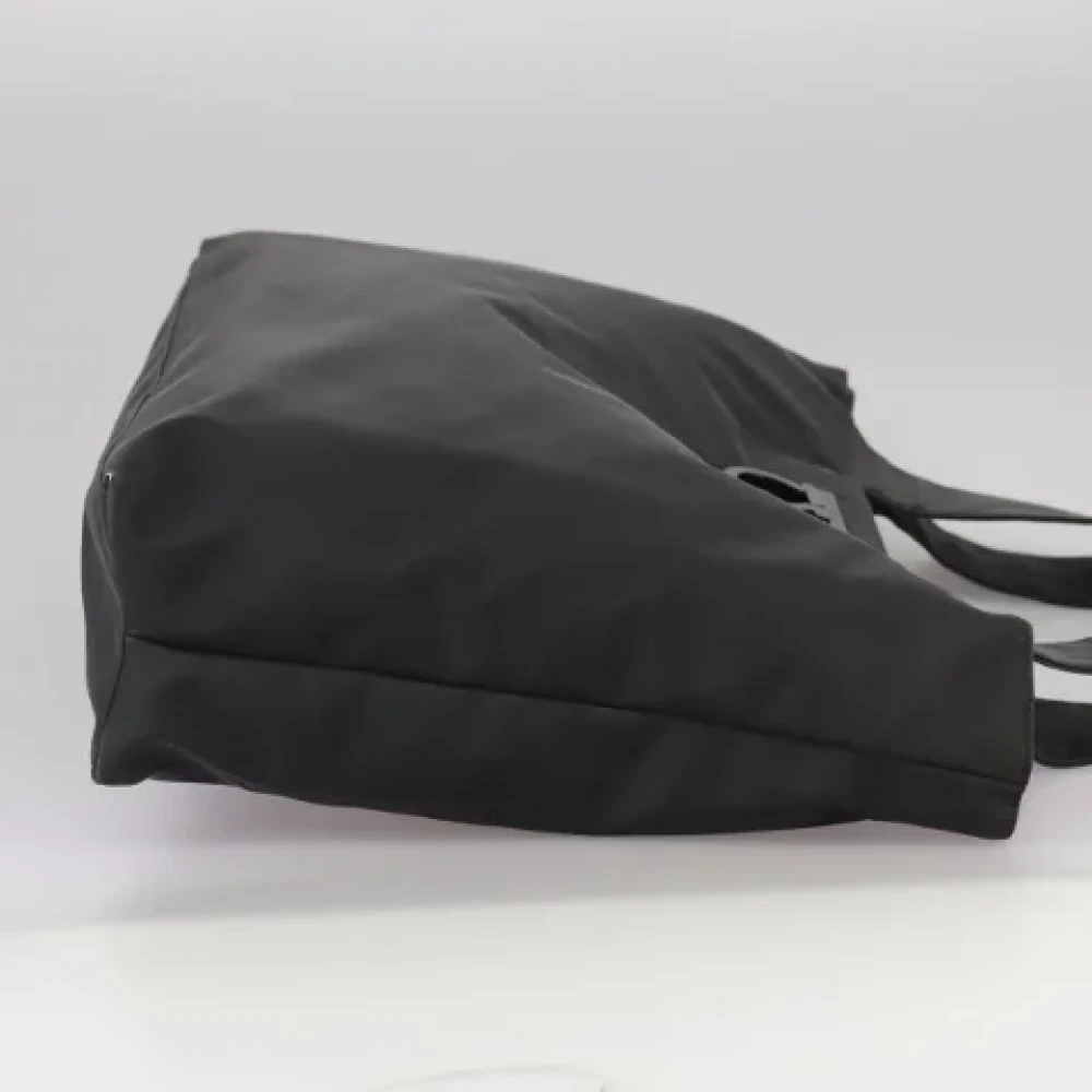 Salvatore Ferragamo Pre-owned Nylon shoulder-bags Black Dames