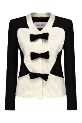 beige-jackets-with-front-closure