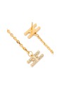 boucles-d-oreilles-pendantes-chics-avec-logo