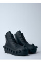 bottes-en-cuir-avec-clous