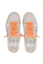 baskets-en-cuir-a-effet-craquele