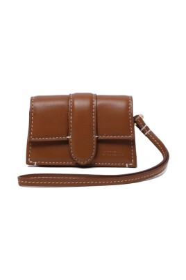 brown-leather-wrist-strap-bag