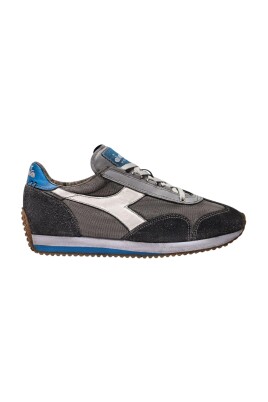 vintage-style-canvas-sneakers