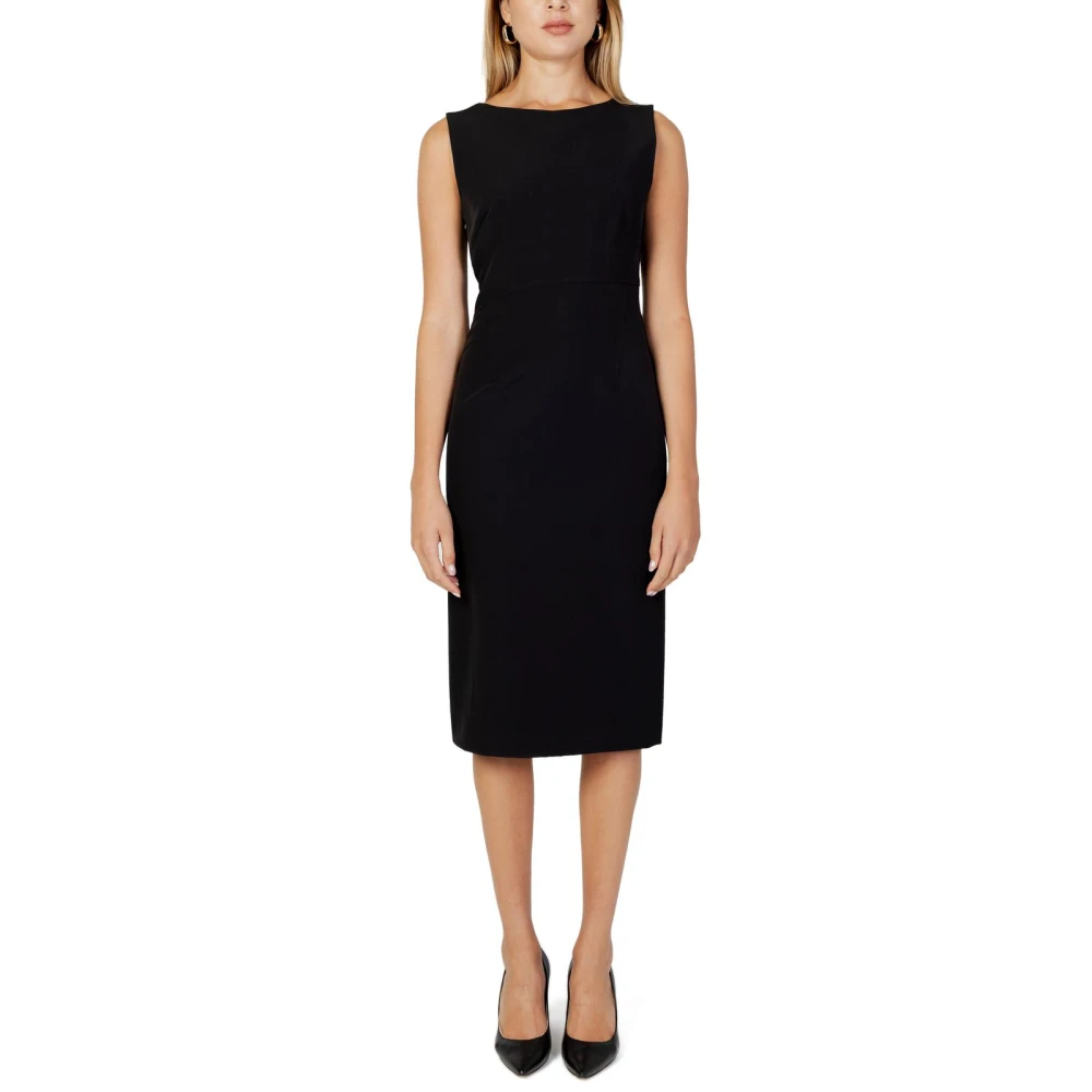Sandro Ferrone Zwarte Boat Neck Midi Jurk Black Dames