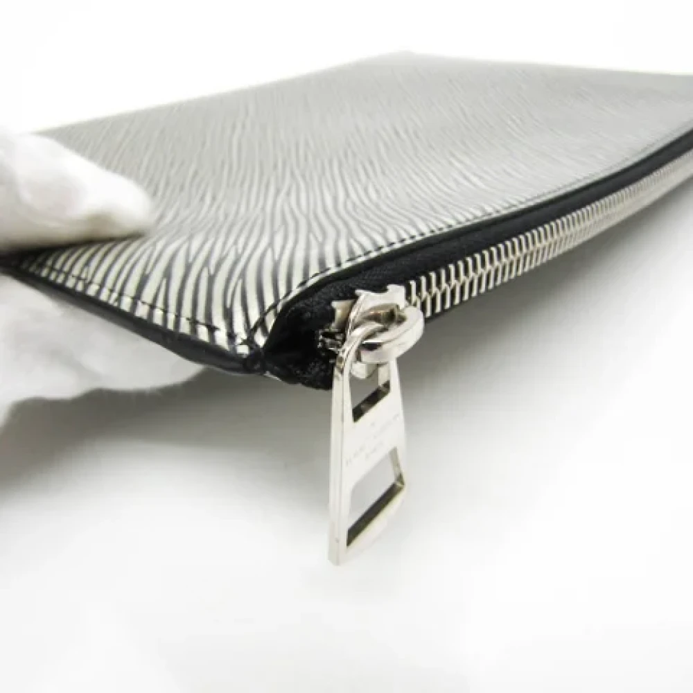 Louis Vuitton Vintage Pre-owned Leather clutches Gray Dames