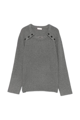 gray-sweater-aw25-elegant-comfort-style