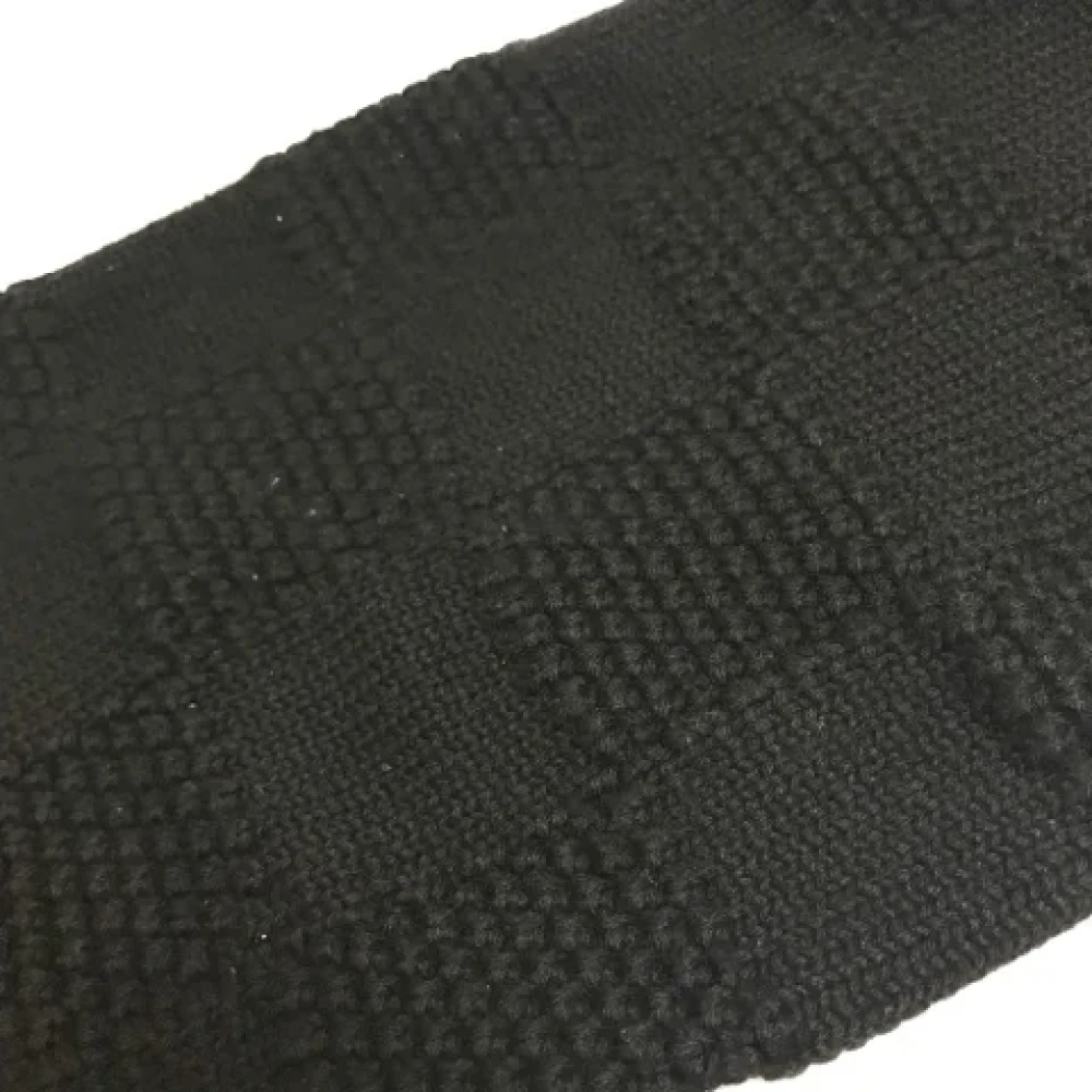 Louis Vuitton Vintage Pre-owned Wool scarves Black Dames