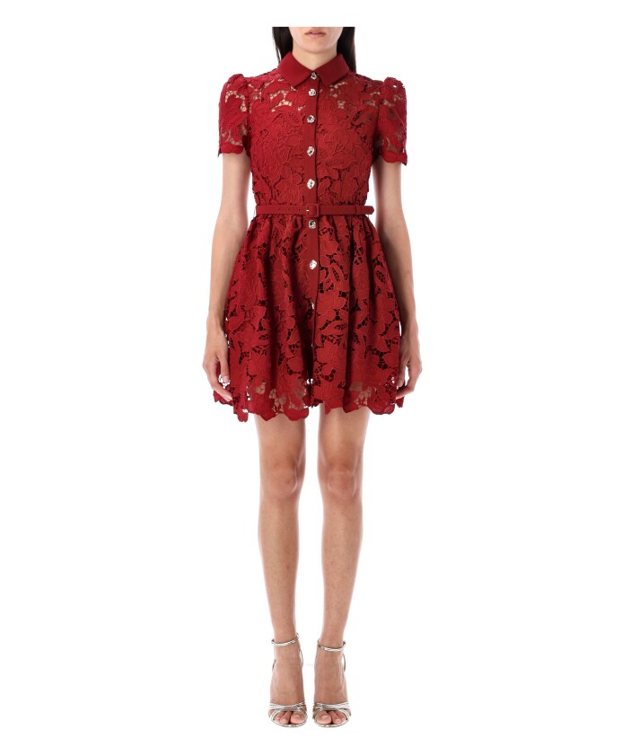 robe-bordeaux-a-col-en-dentelle