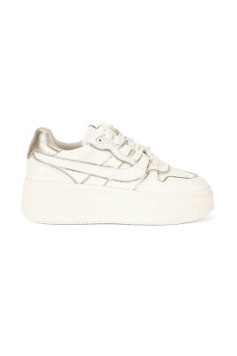 white-flat-shoes-match