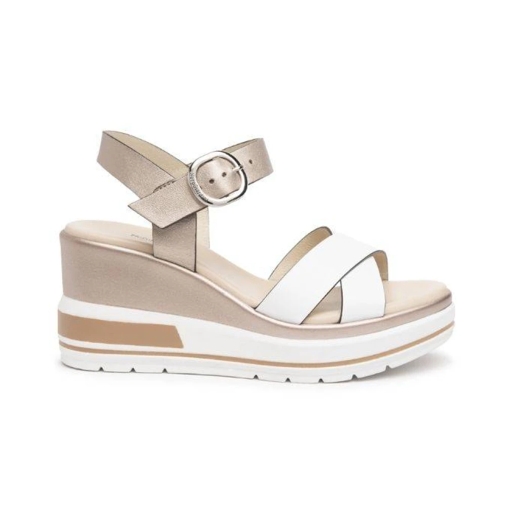 Nerogiardini Gelamineerde leren gekruiste bandjes platform sandalen