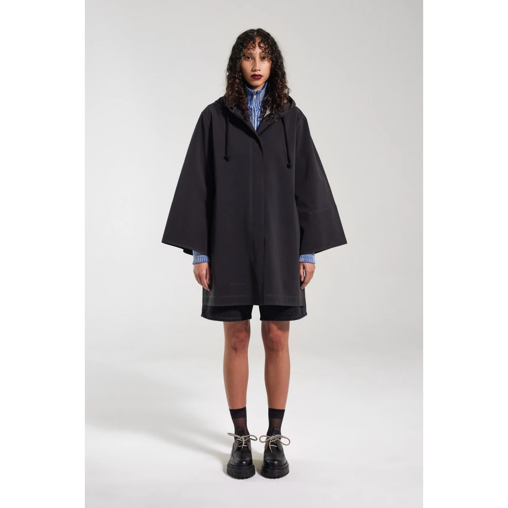 Stutterheim Matte Regenjas met Klok Mouwen Black Dames