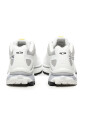 witte-mesh-sneakers-met-geavanceerde-functies
