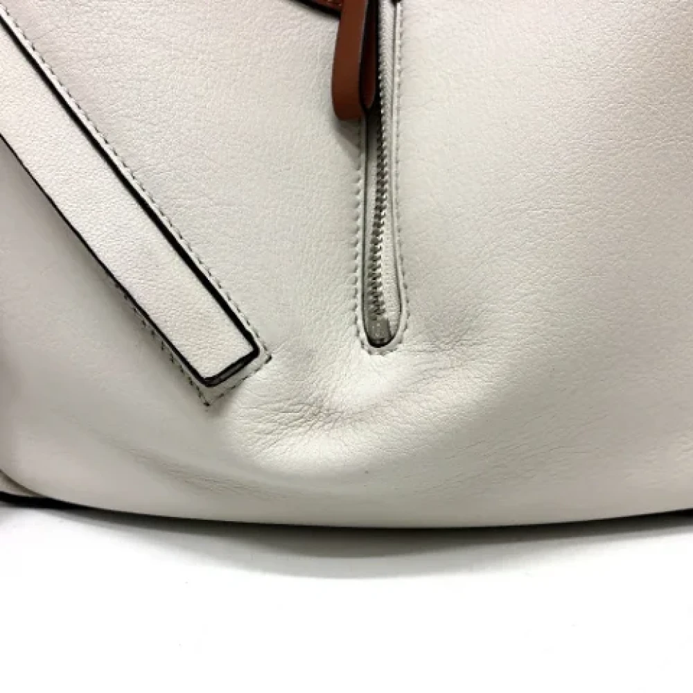 Loewe Pre-owned Leather shoulder-bags Beige Dames