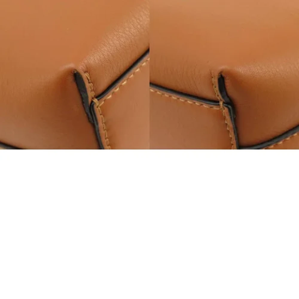 Loewe Pre-owned Leather totes Brown Dames