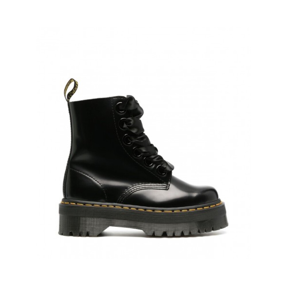 Shop boots from Dr. Martens online at Miinto