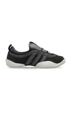 regu-sneakers