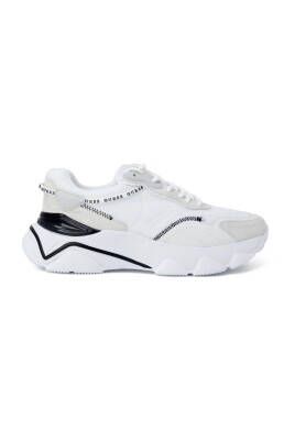 baskets-blanches-sportives-a-lacets