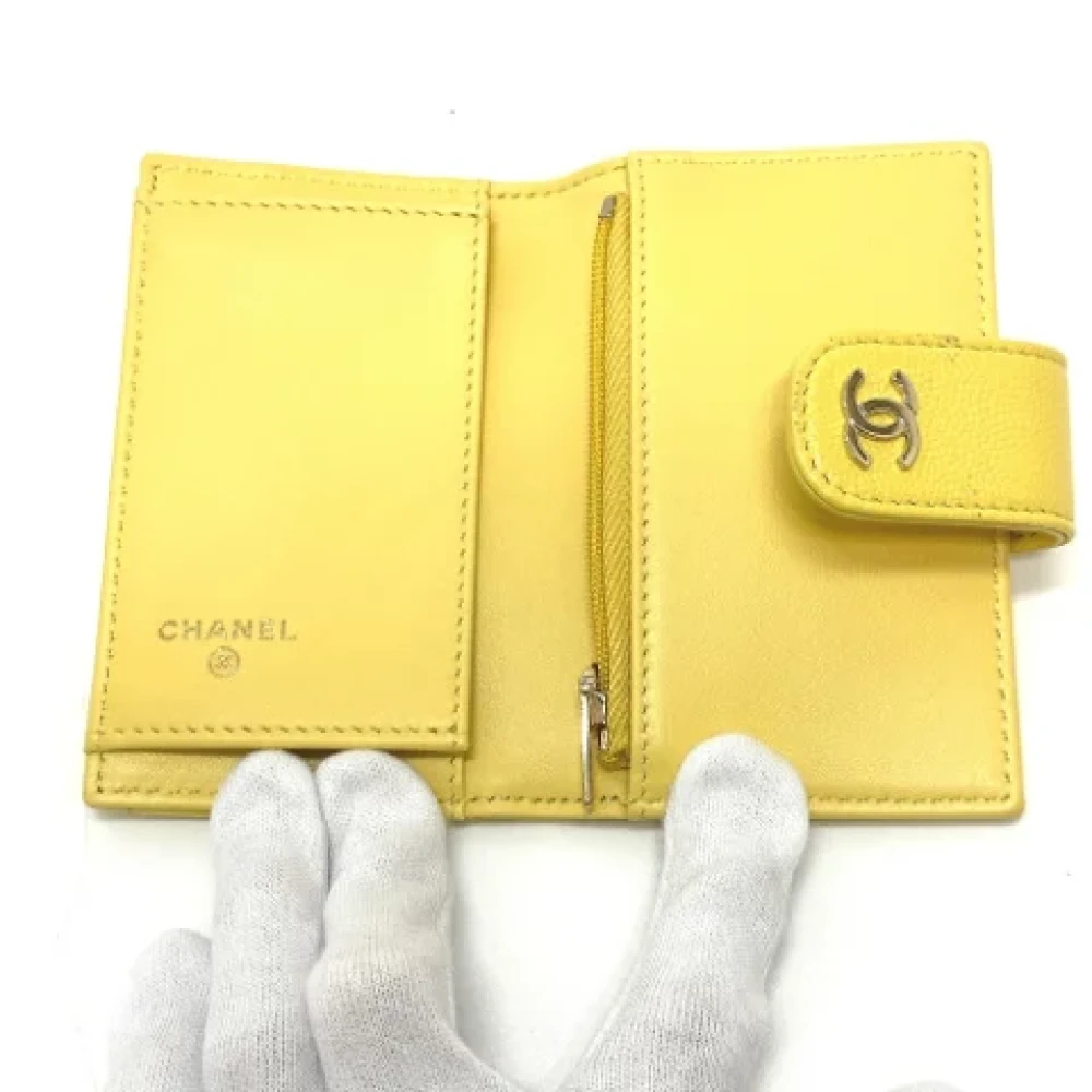 Chanel Vintage Pre-owned Leather wallets Yellow Dames