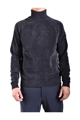 turtleneck-sweater