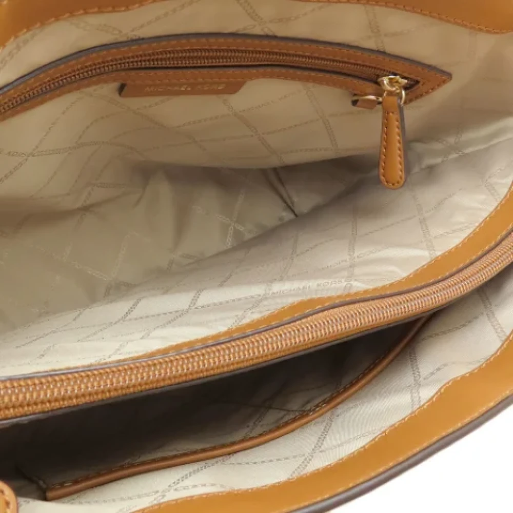 Michael Kors Pre-owned Canvas totes Beige Dames