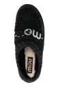 svarta-slip-on-skor-i-farskinn