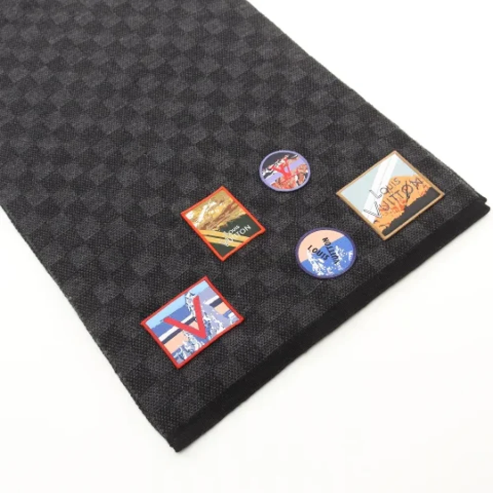 Louis Vuitton Vintage Pre-owned Wool scarves Black Dames