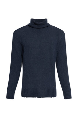 wool-turtleneck