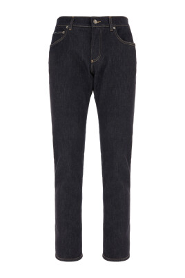 classic-denim-jeans-for-everyday-wear