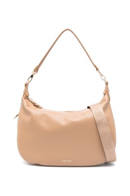 beige-shoulder-bag-chic-style