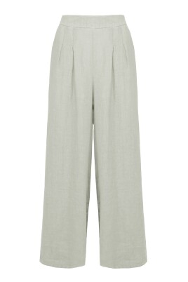 wide-leg-trousers-with-pleats