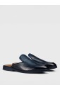 mules-decontractees-en-cuir-bleu