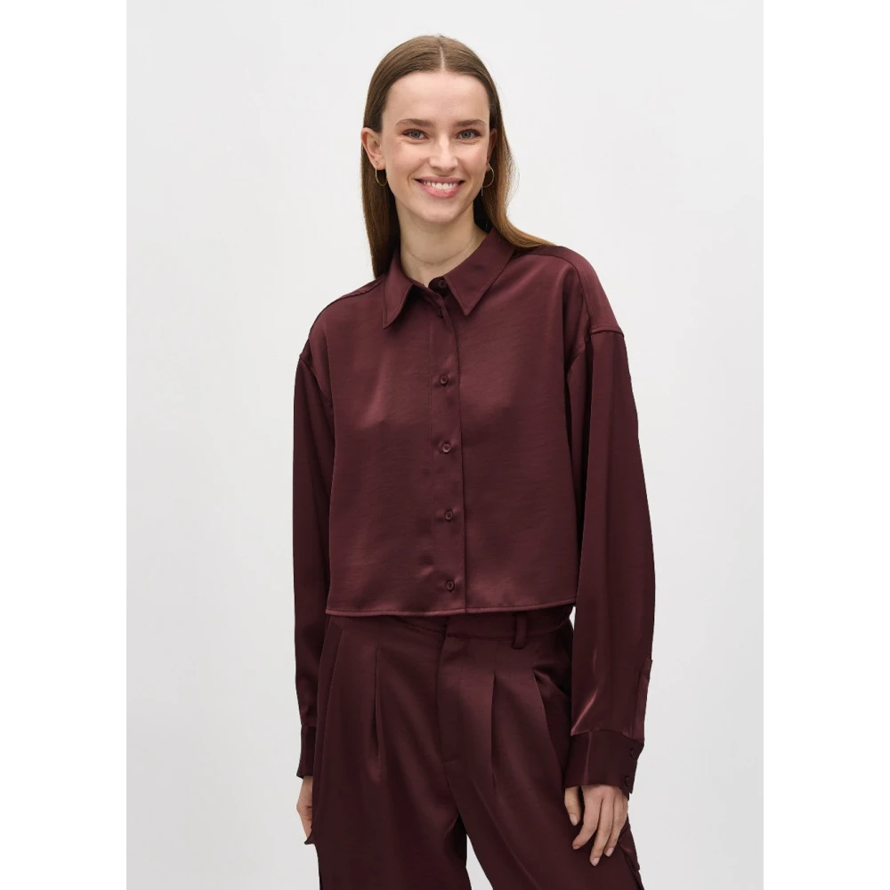 MbyM Rode Satijnen Cropped Blouse Emele Red Dames