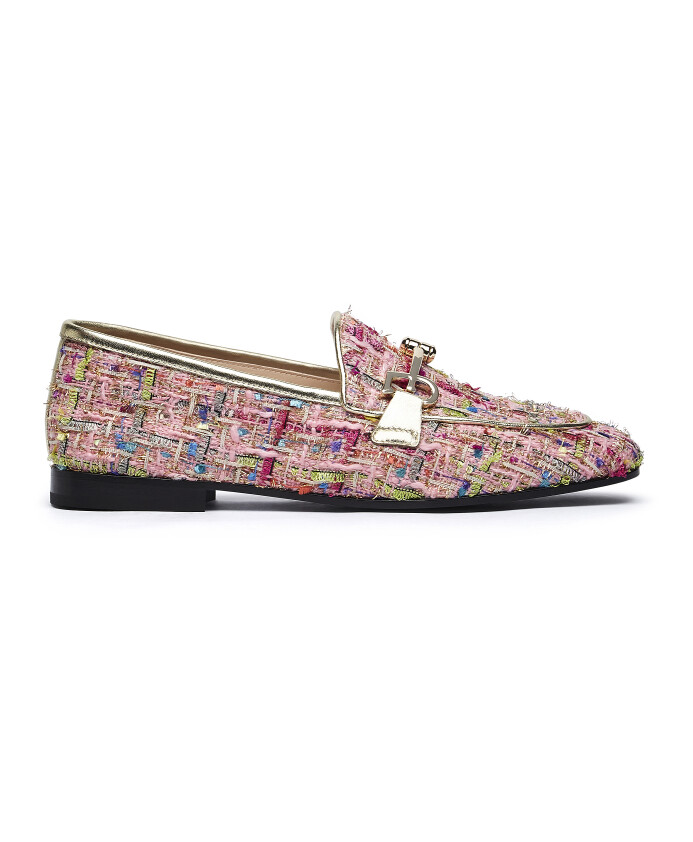 mocassin