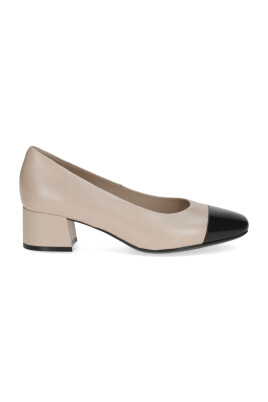 elegant-beige-closed-business-shoes