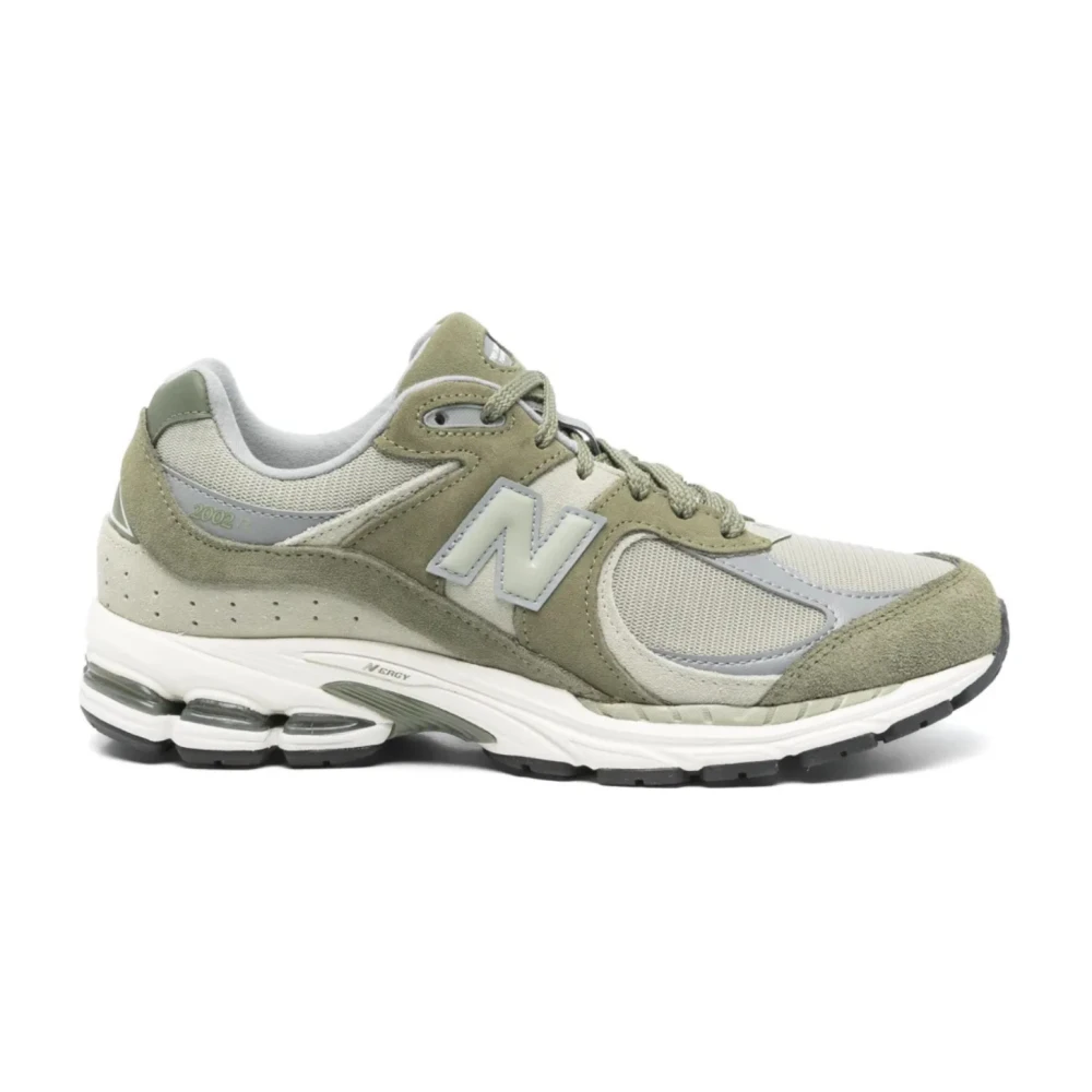 New Balance Unisex Green 2002R Trainers
