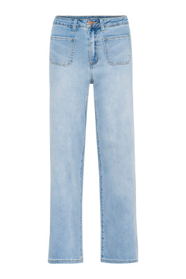 flared-jeans-light-blue-washed-denim