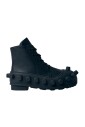 bottes-en-cuir-avec-clous