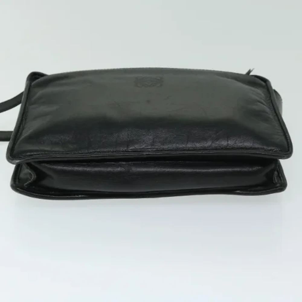 Loewe Pre-owned Leather clutches Black Dames