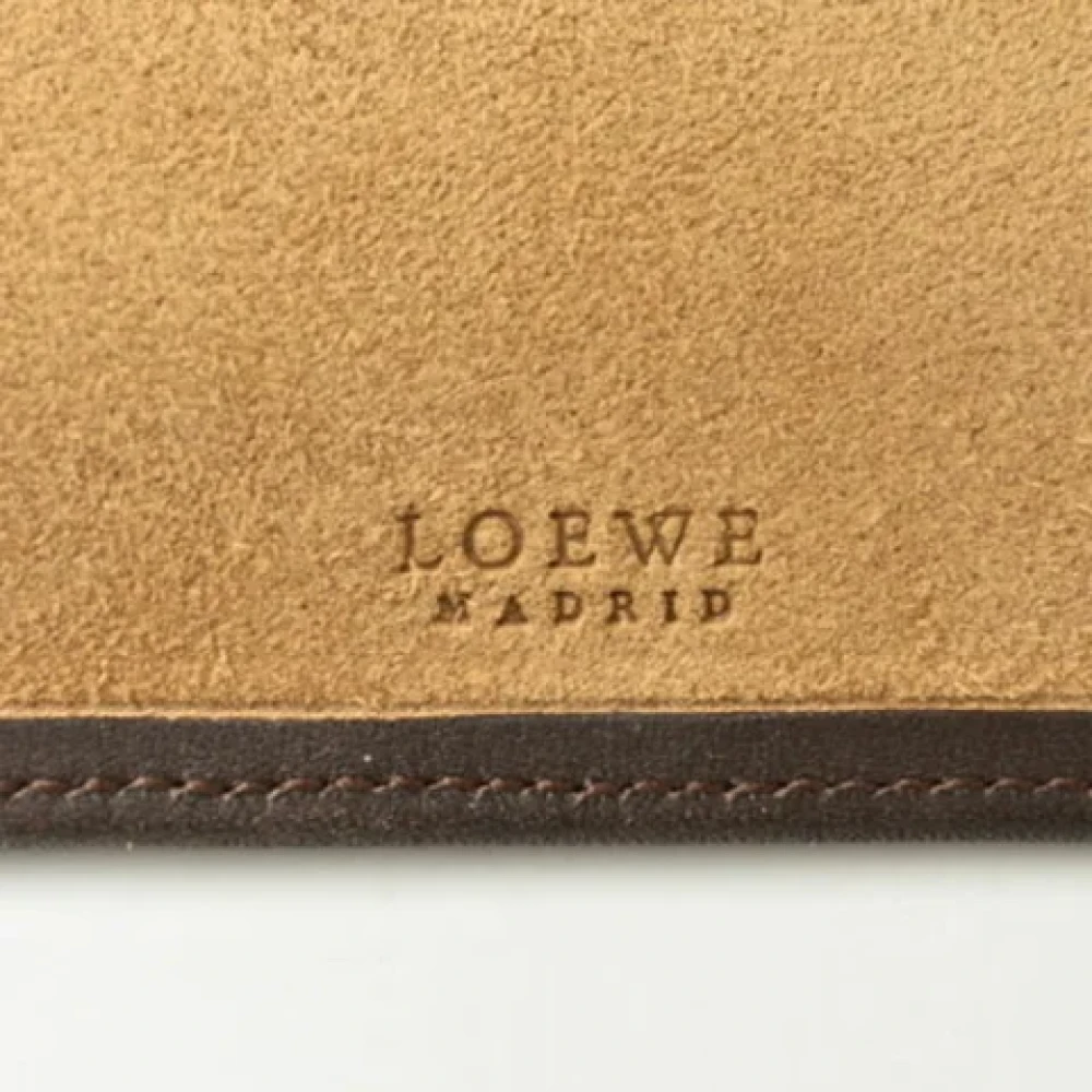 Loewe Pre-owned Leather clutches Brown Dames
