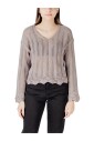 pull-beige-a-col-en-v-pour-femmes