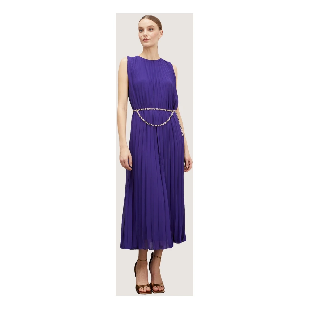 Motivi Maxi Plisséjurk met Metalen Kettingriem Purple Dames