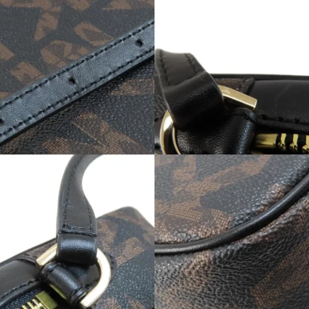 Michael Kors Pre-owned Fabric shoulder-bags Black Dames