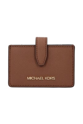 porte-cartes-en-cuir-marron-avec-logo-frontal