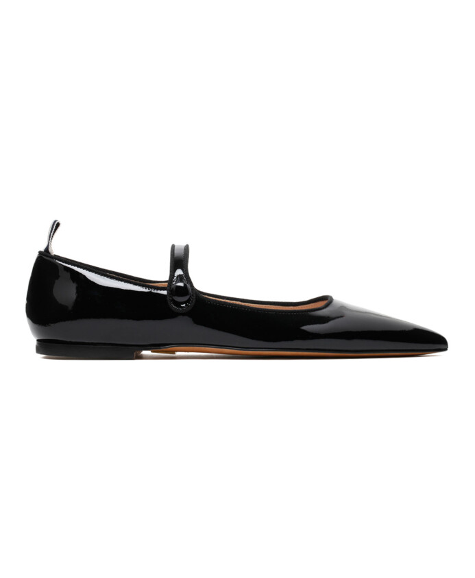 black-pointed-flat-shoes