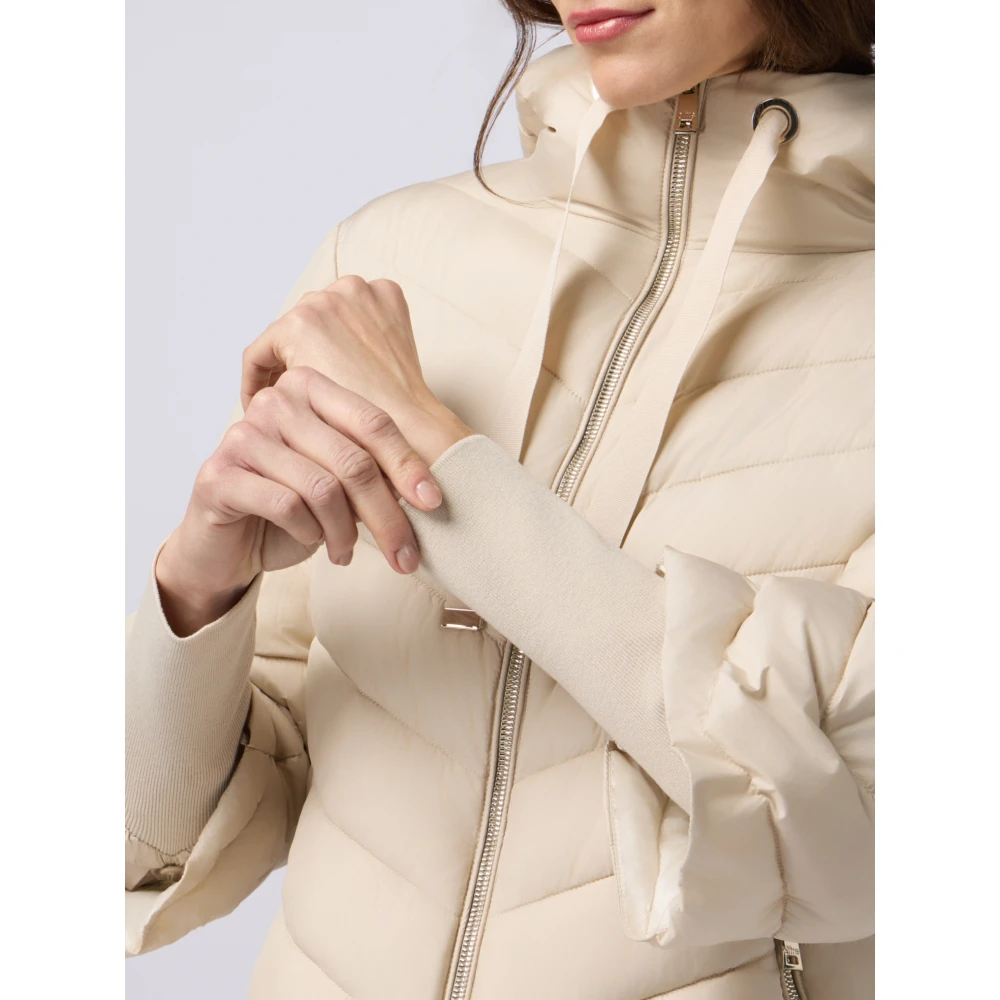 Oltre Lichtgewicht donsjack met capuchon en manchetten Beige Dames